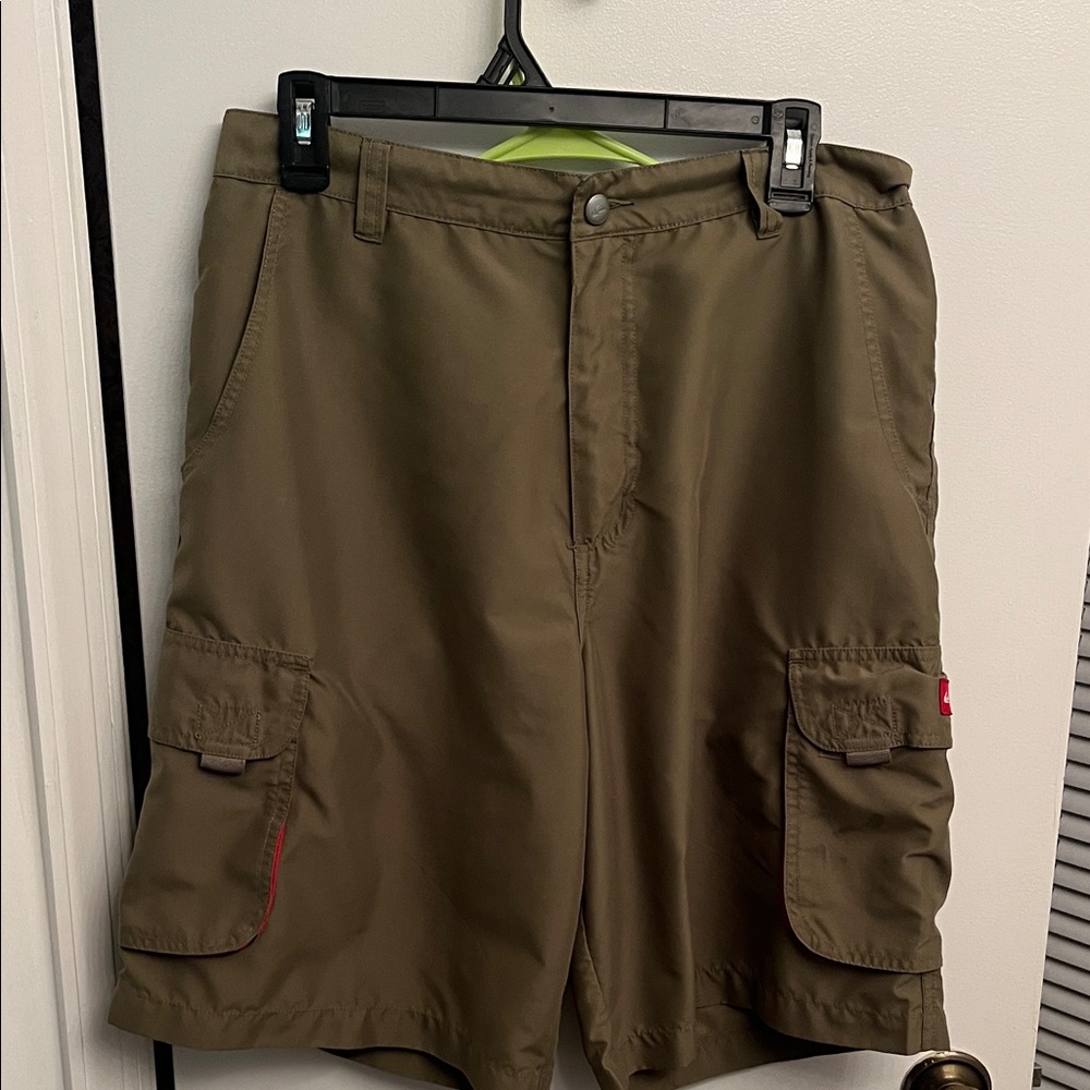 Quicksilver Men's Olive Cargo Shorts size 33